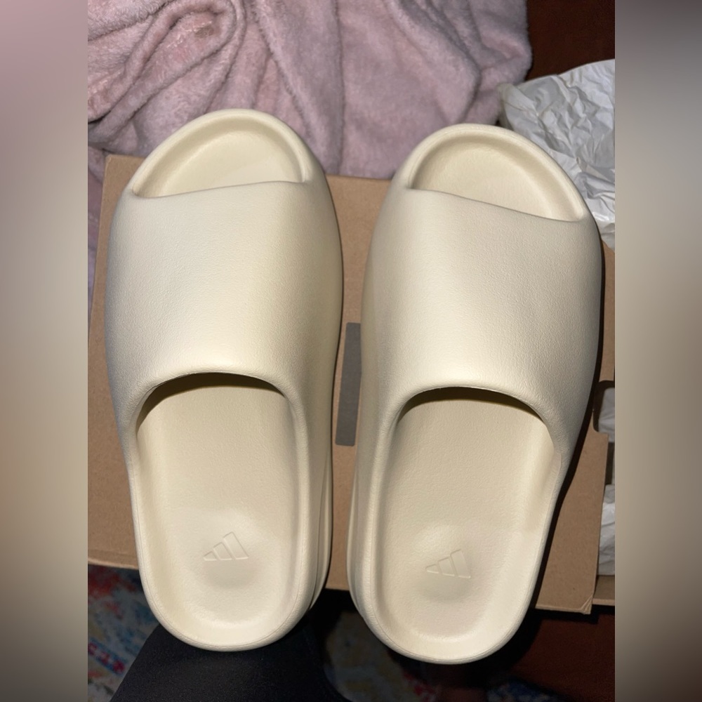 Brand new US Men’s 7 Yeezy slides Bone Verified authentic